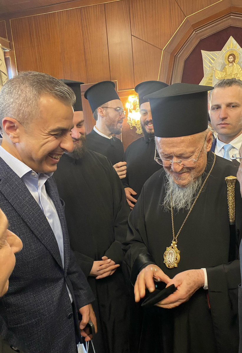 Erdek Kaymakamı Atakan Atasoy Erdek'te Paskalya Bayramını Kutladı