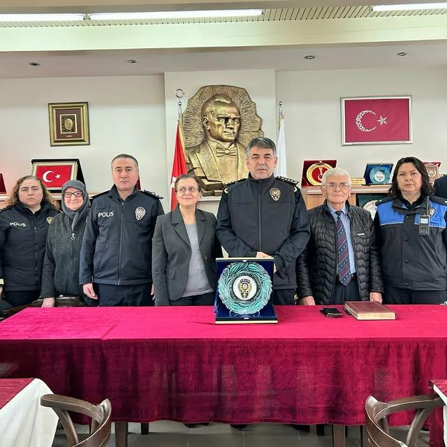 Edirne Emniyeti Şehit Ailelerini Ziyaret Etti