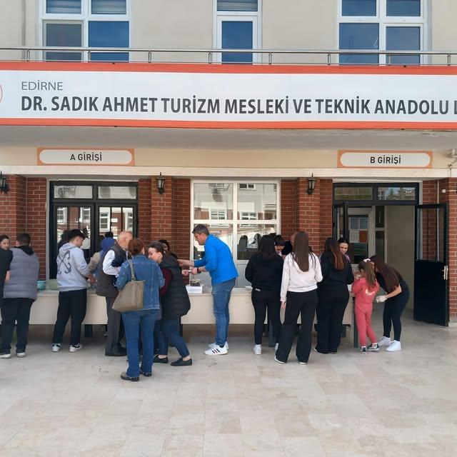 Edirne'de Turizm Haftası Kermesi Yoğun İlgi Gördü